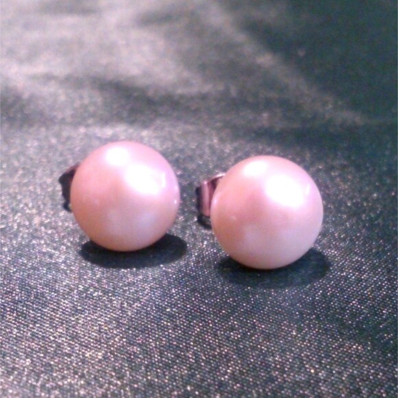 White Freshwater Button Pearl Stud Pierced Earrings - Picture 1 of 4